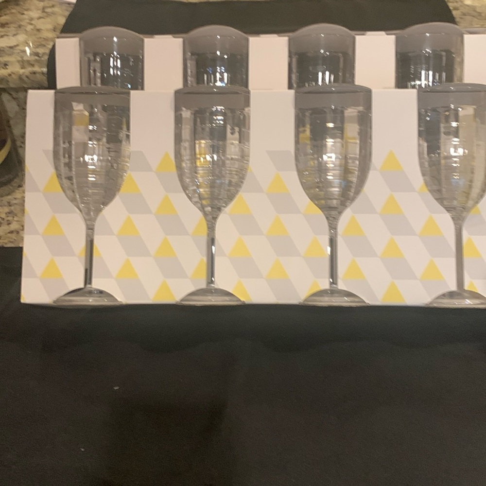 Bella Lux 8 acrylic wine glasses